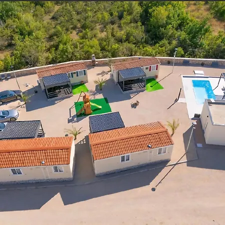 Auto-kamp Dvije Suze 1 Bristane