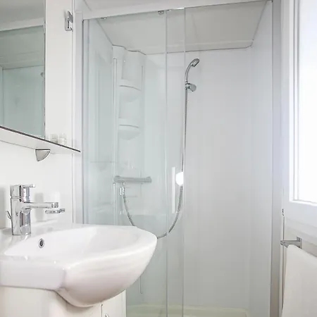 Auto-kamp Dvije Suze 1 假日公园