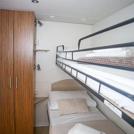 Auto-kamp Dvije Suze 1 Bristane