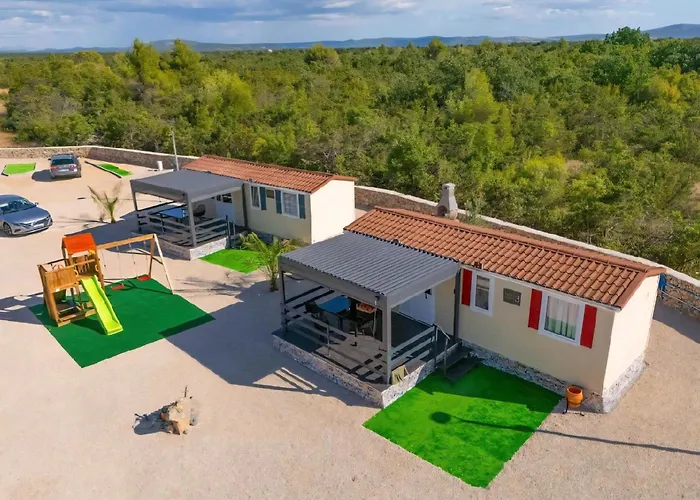 Auto-kamp Dvije Suze 1 פארק נופש *