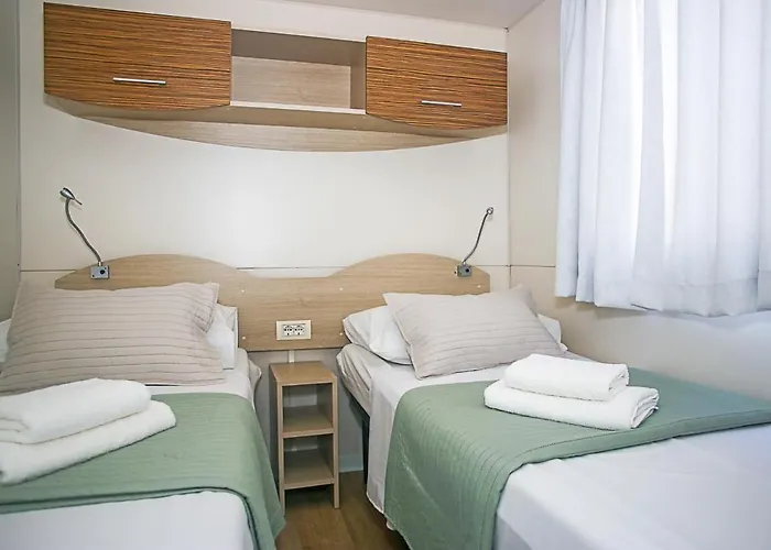 Auto-kamp Dvije Suze 1 * Bristane